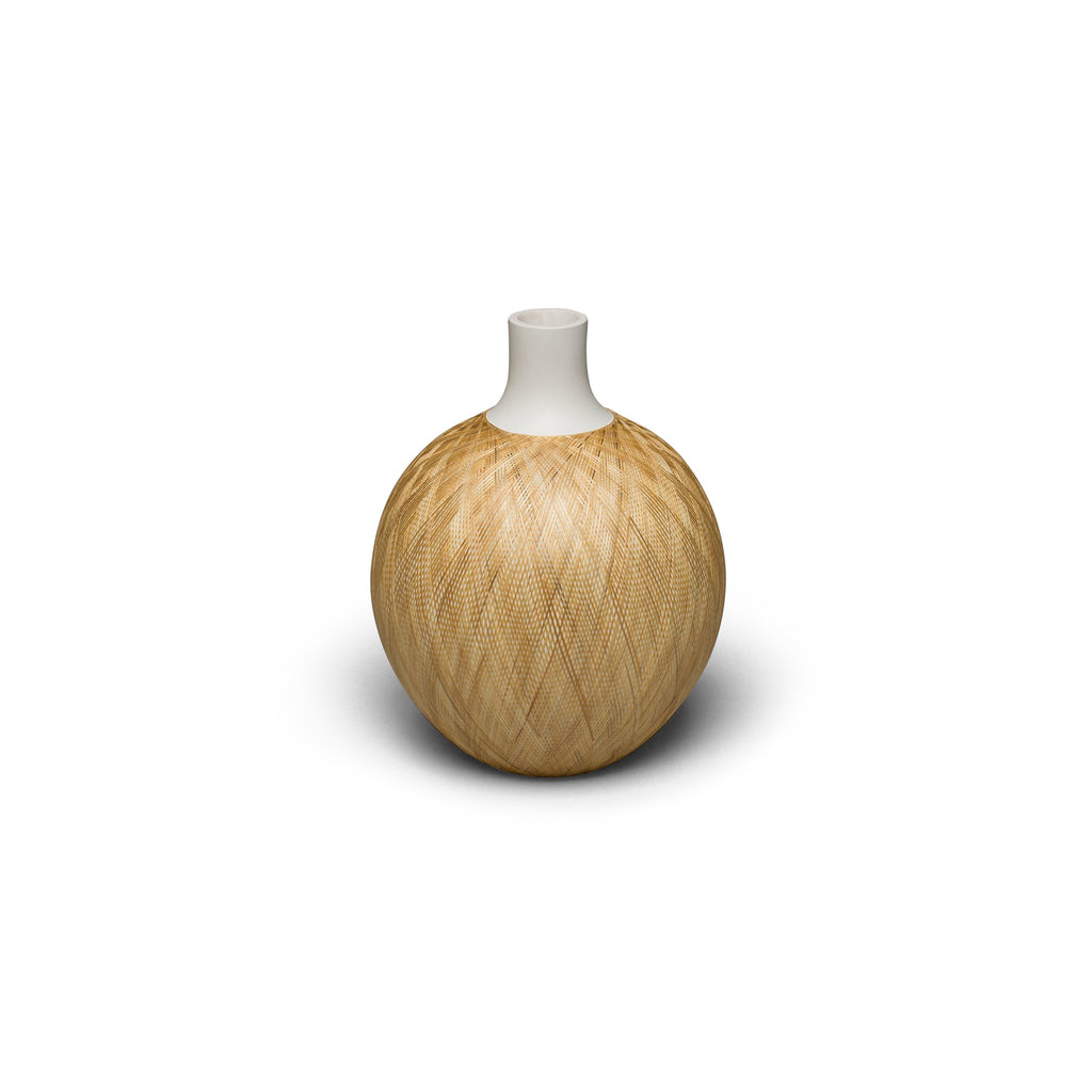 LaDorada presents the Barichara Vase - Small, featuring beige hues and hand-finished by Colombian artisans.