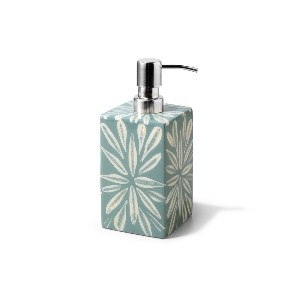 LaDorada presents the Acqua Almendro Soap Dispenser, handcrafted with exquisite detail and hand-finished by Colombian artisans.